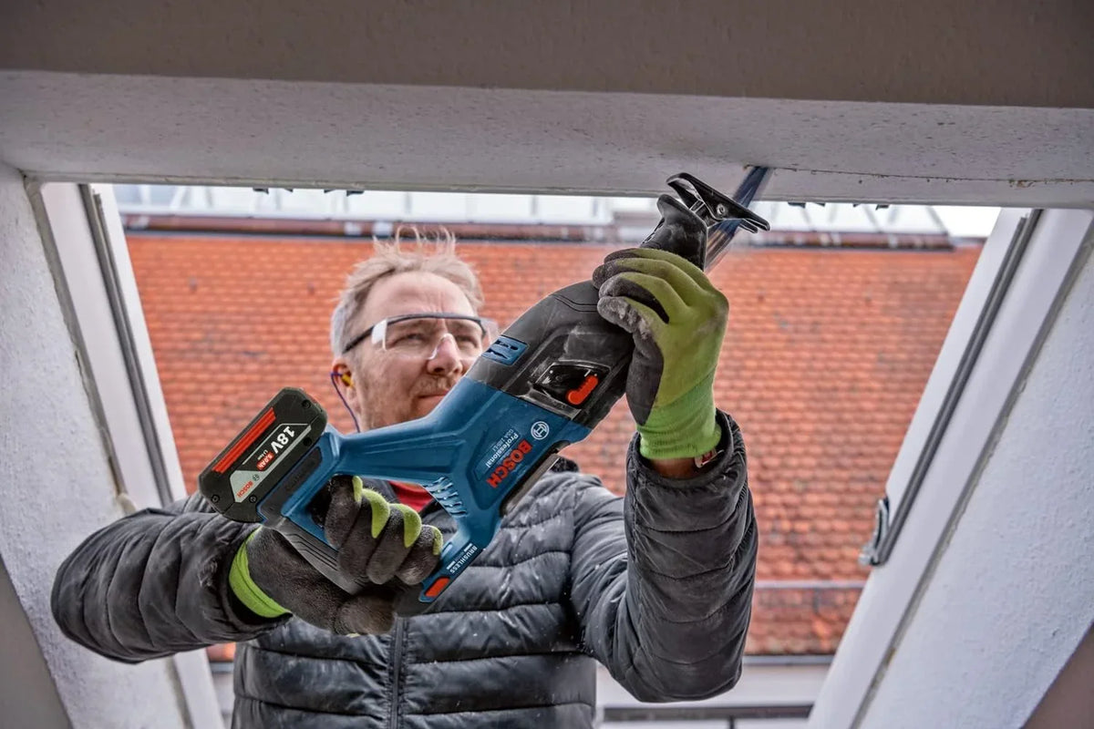 Bosch PRO Sierra sable de batería GSA 18V-28